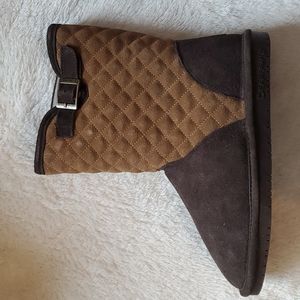 BNWT Bearpaw boots